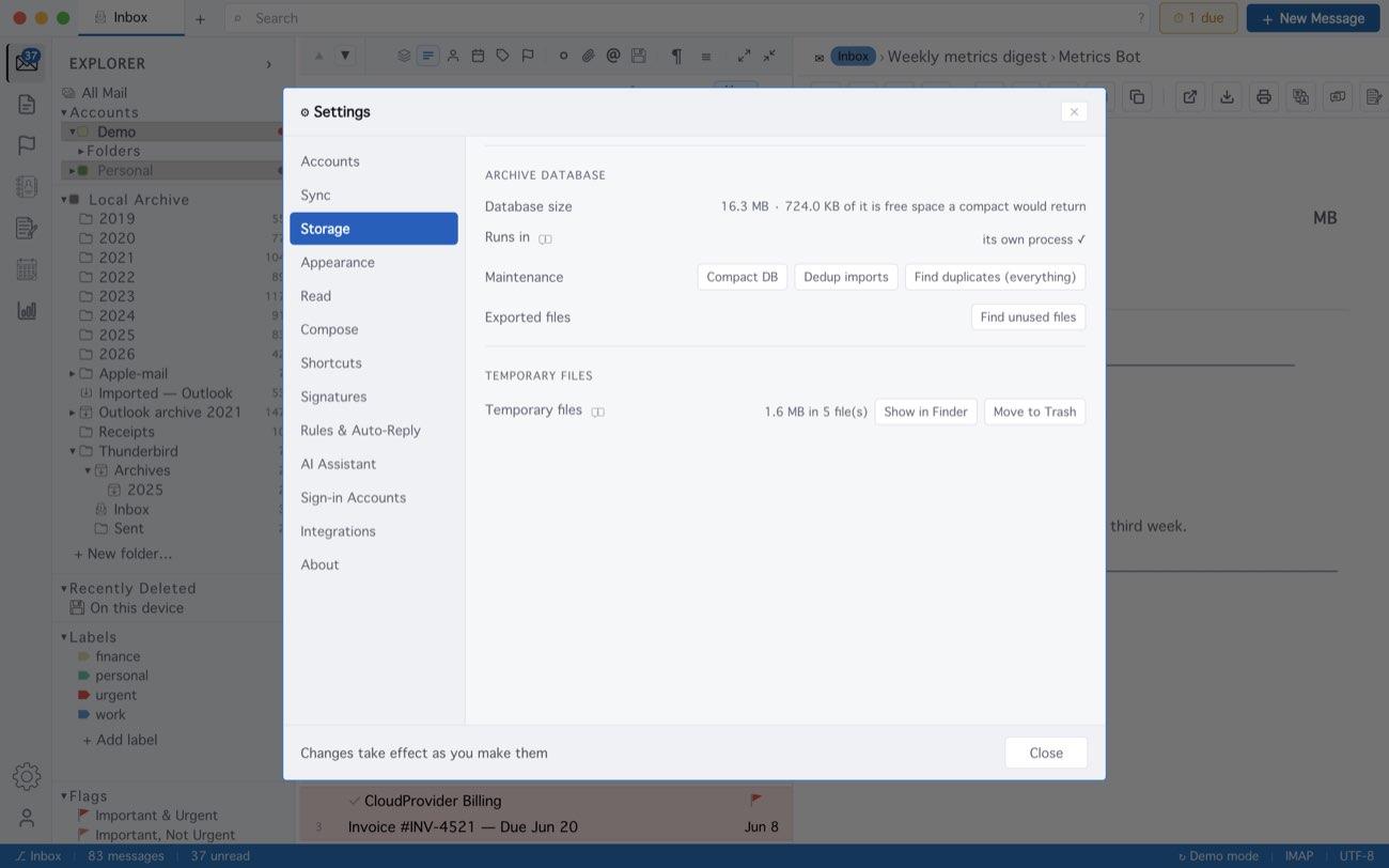 MailCode: Settings ▸ Storage: the archive’s size, and what a compact would give back.